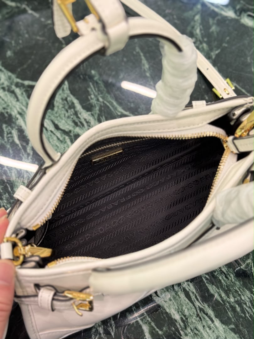 White Bonnie Mini Leather Shoulder Bag