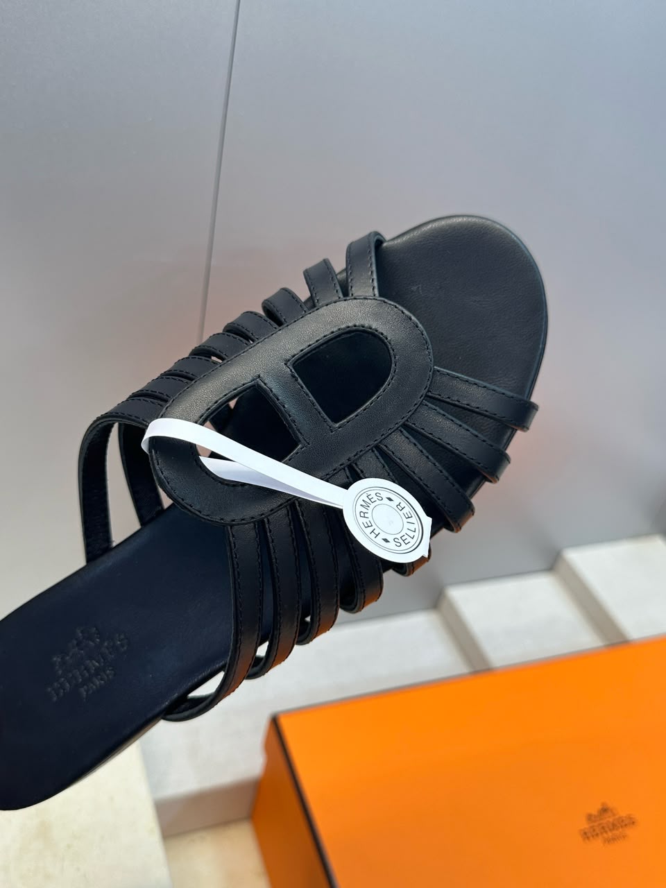 Noir Noria Sandal