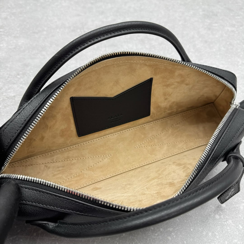 Black Le Teckel Clutch