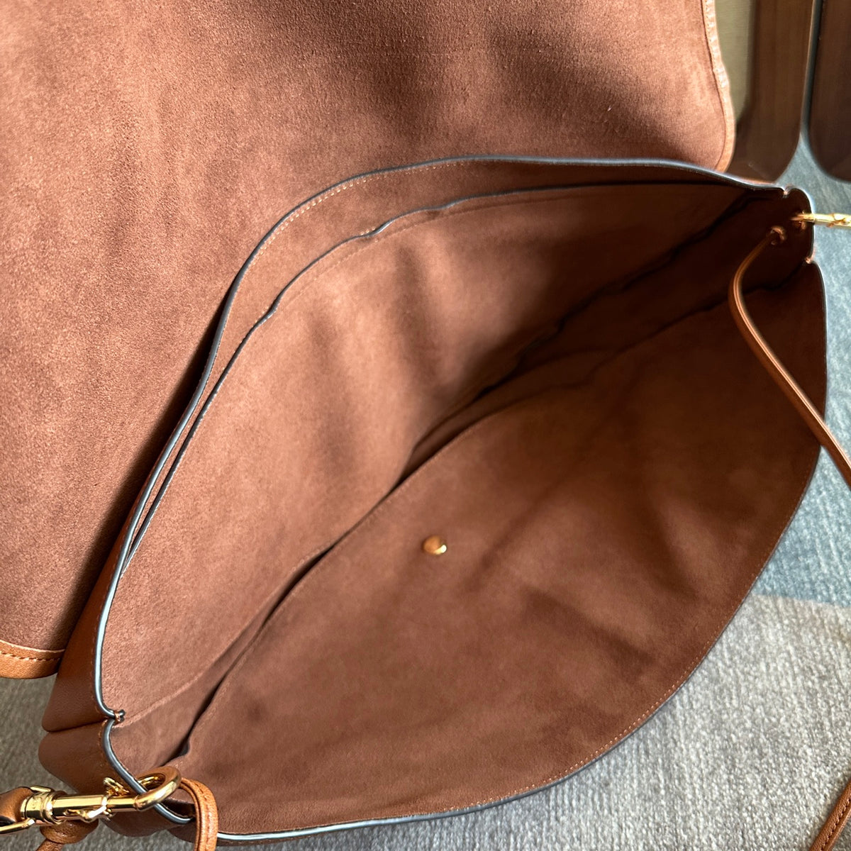 Soft Tan Soft Triomphe Halfmoon In Leather - 9