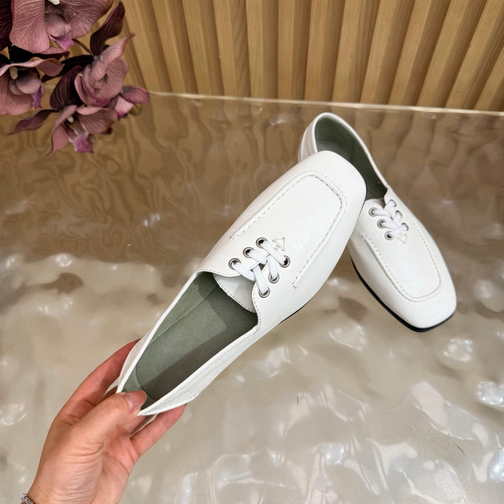Alabaster Gino Lace-Up Shoe