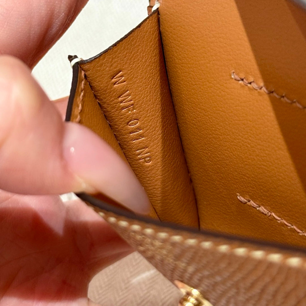Gold Kelly Pocket 18 Belt With Gold Finish