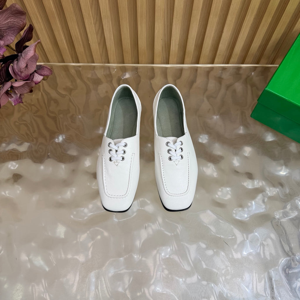 Alabaster Gino Lace-Up Shoe