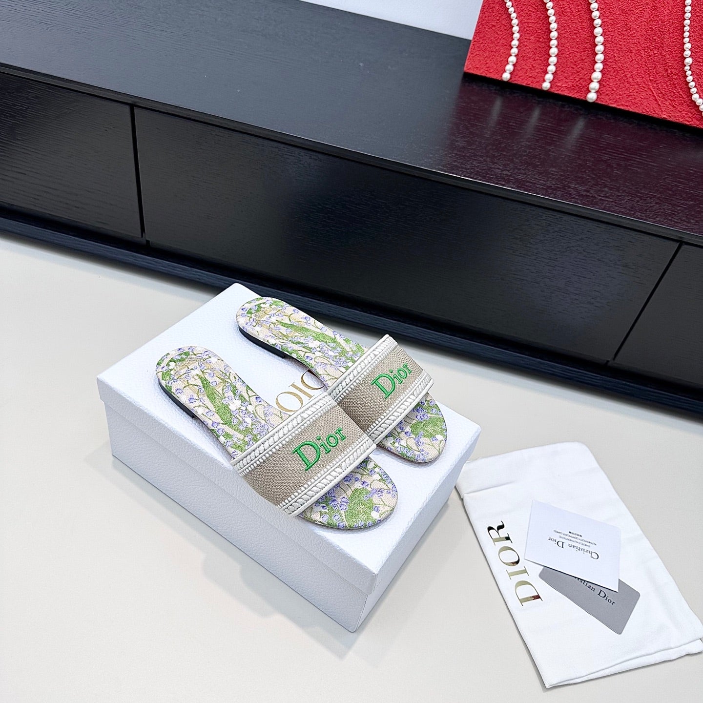 Multicolor Lily Dway Slide