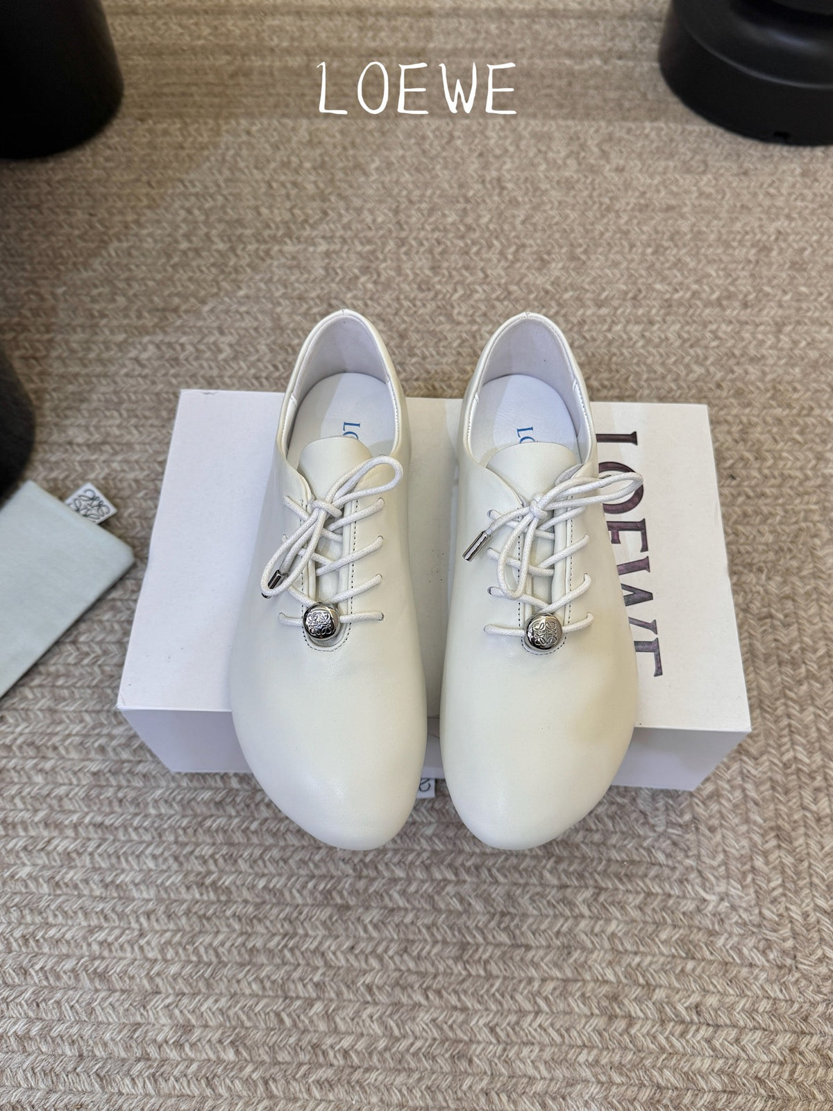 White Pebble Soft Lace-Up In Leather