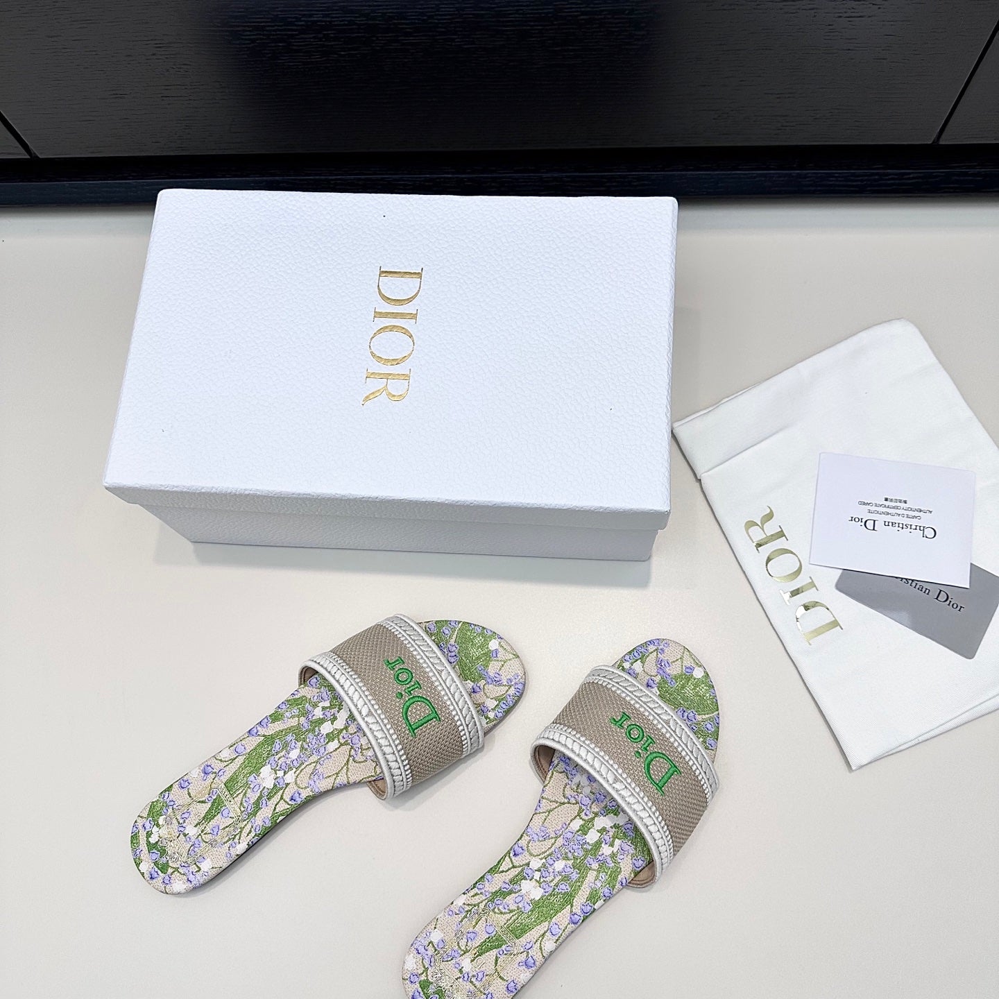 Multicolor Lily Dway Slide