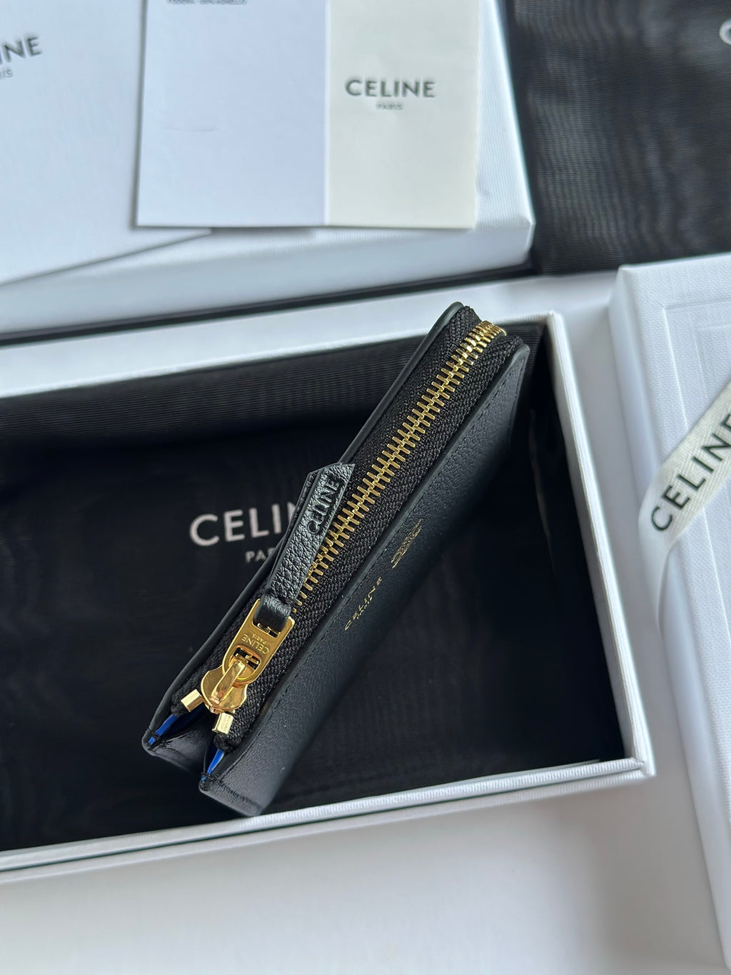 Black / Ultra Blue Flat Zipped Wallet Triomphe Stamp