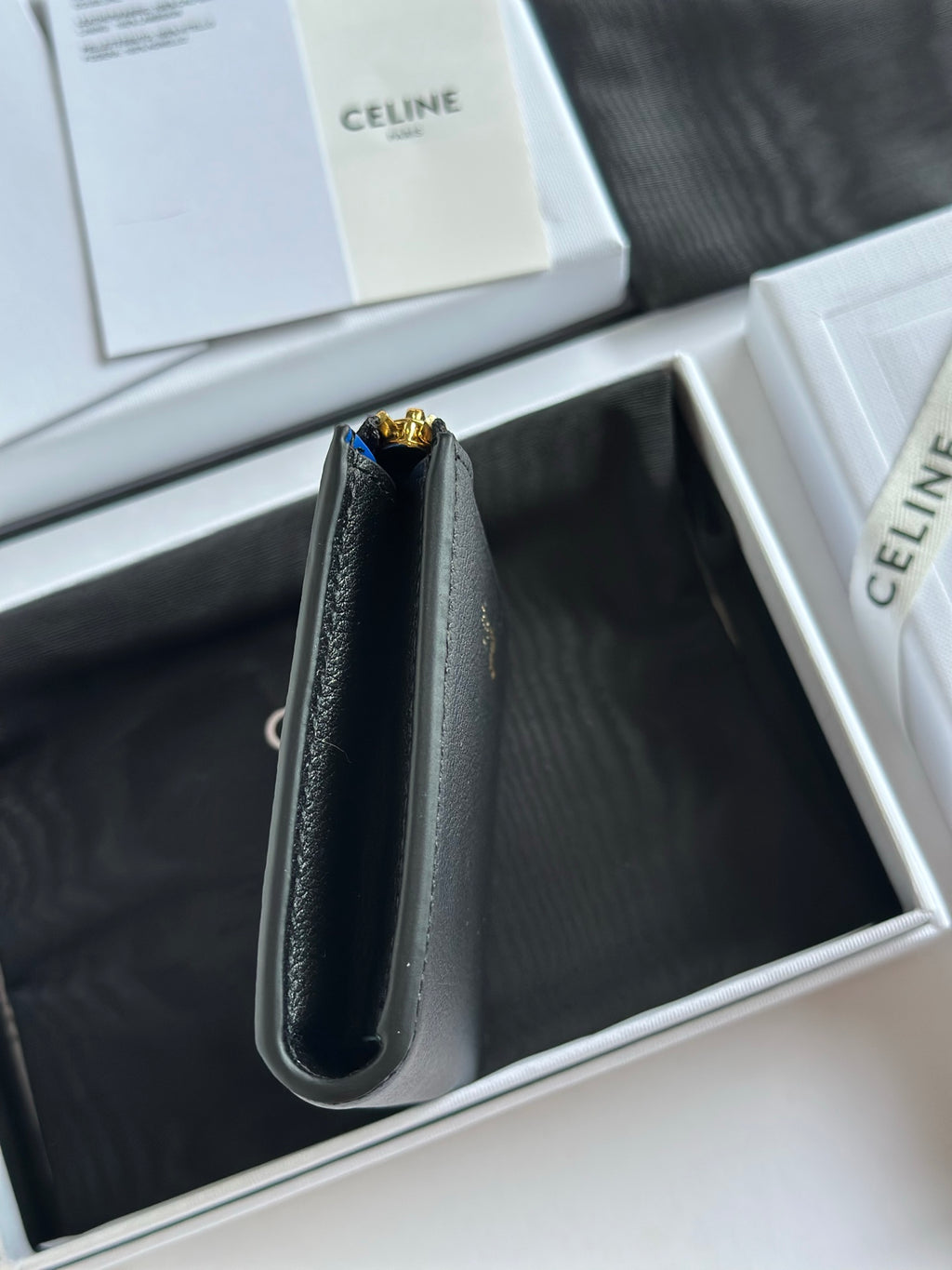 Black / Ultra Blue Flat Zipped Wallet Triomphe Stamp