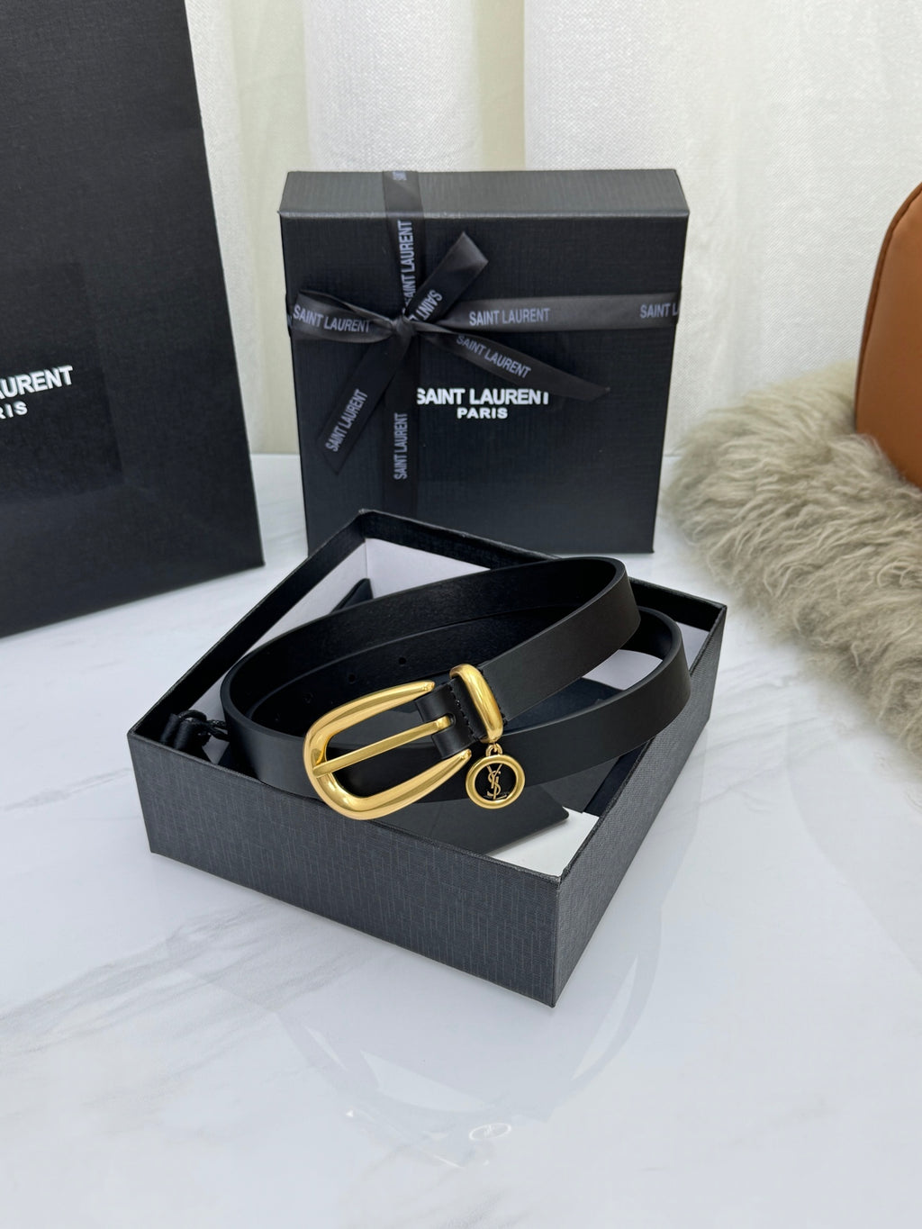 Black Cassandre Charm Elongated Buckle Thin Belt In Leather