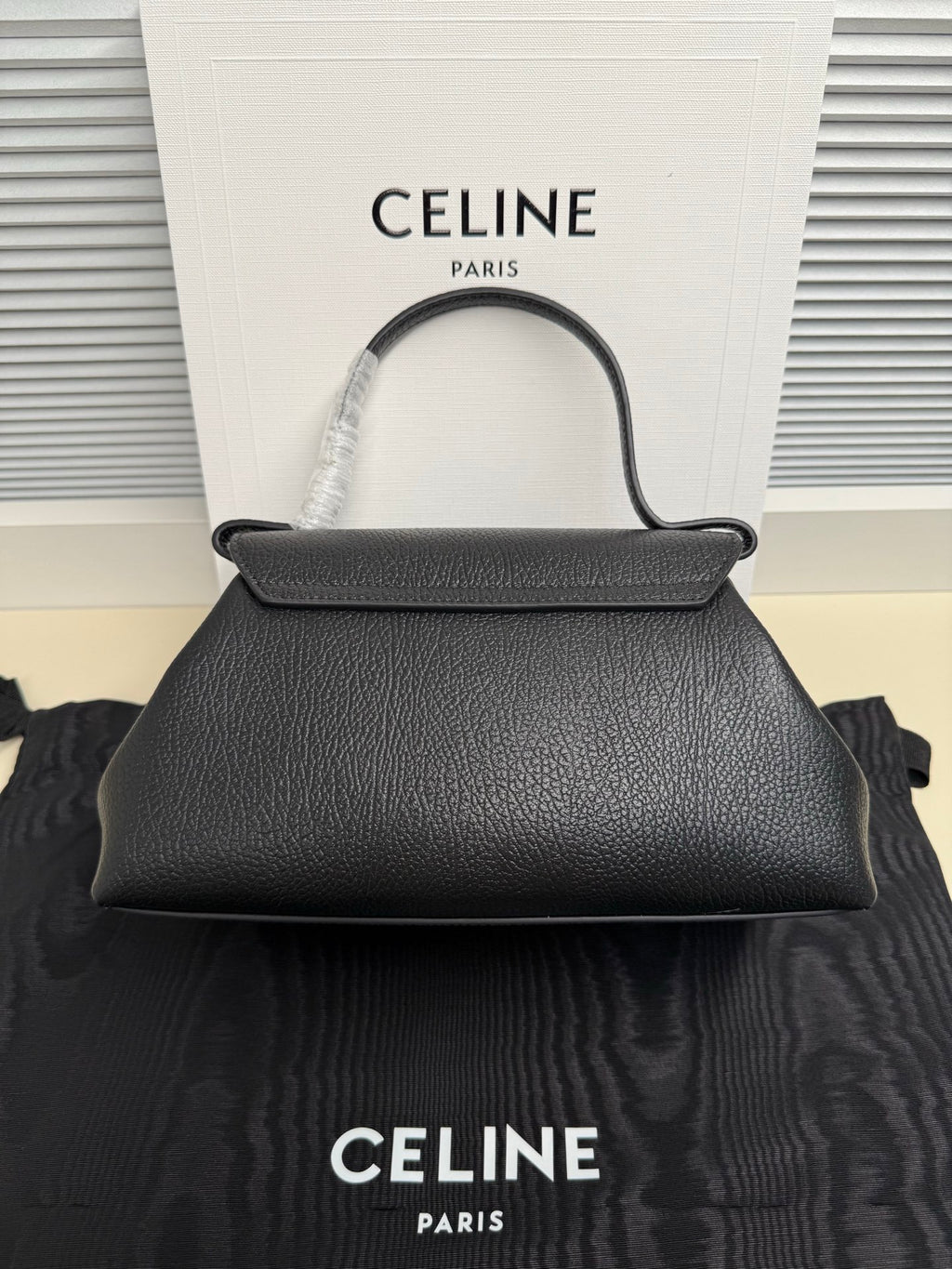 Black Small Flair In Grained Leather - 3