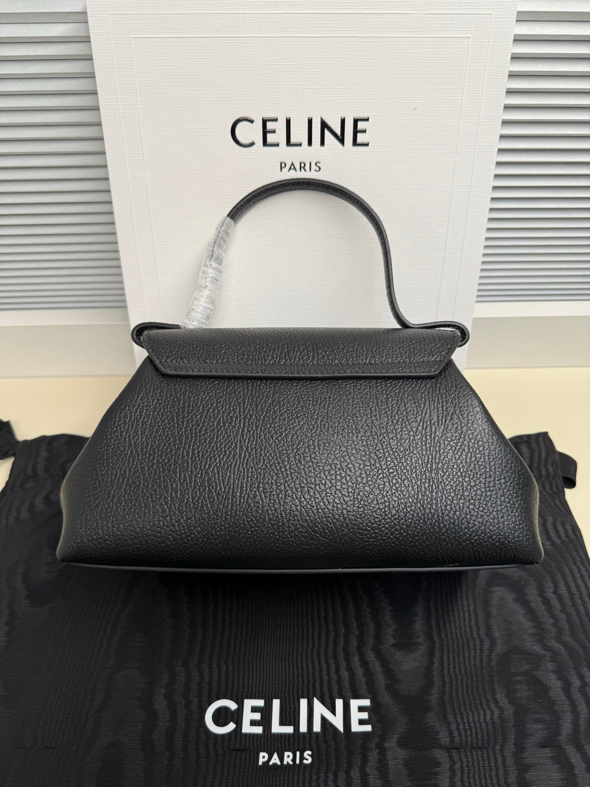 Black Small Flair In Grained Leather - 3