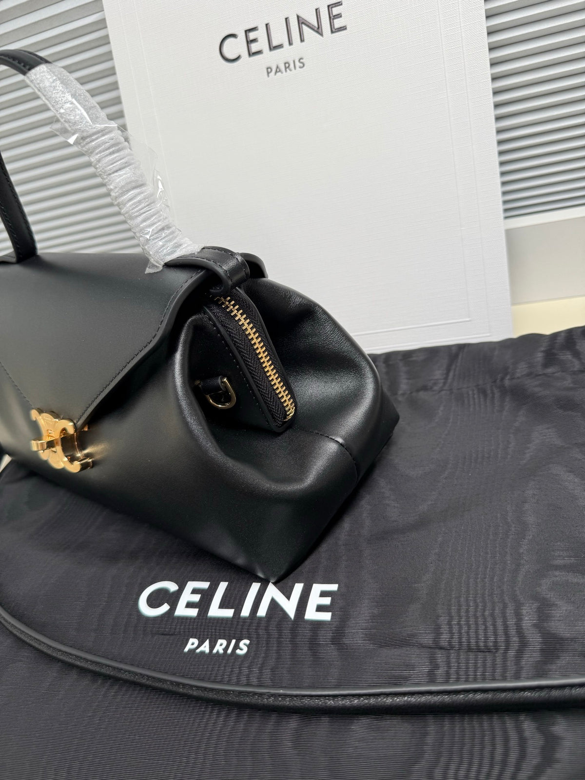 Black Small Flair In Leather - 3
