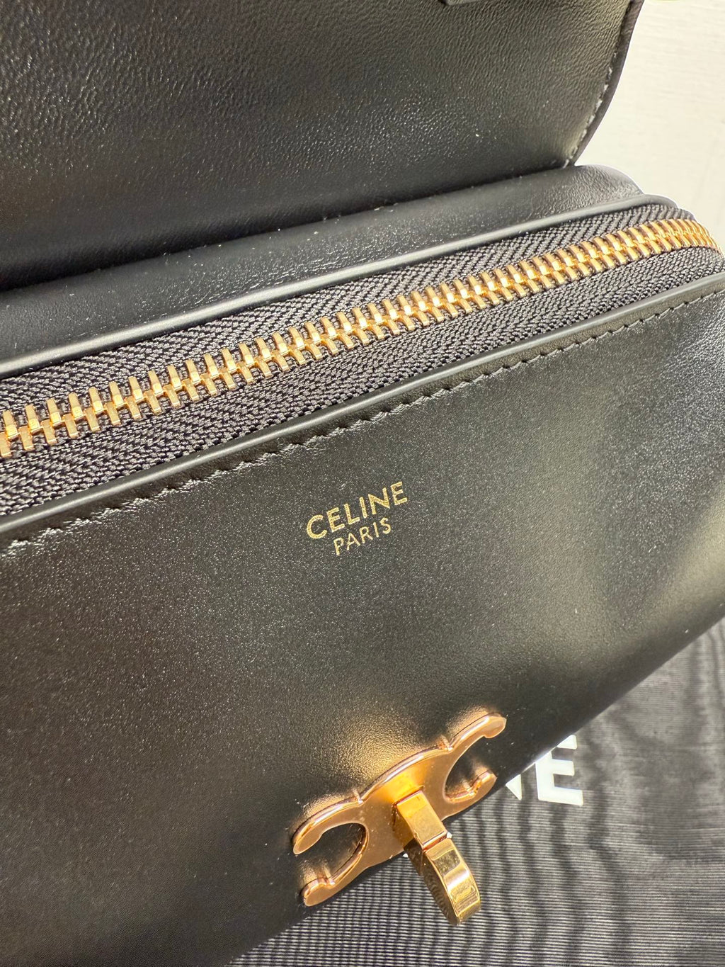 Black Small Flair In Leather - 7