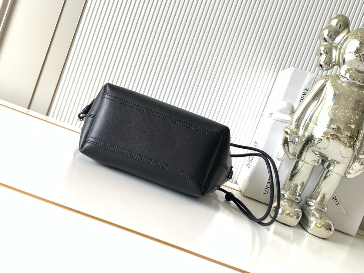 Black/Soft White Cala Mini Bag