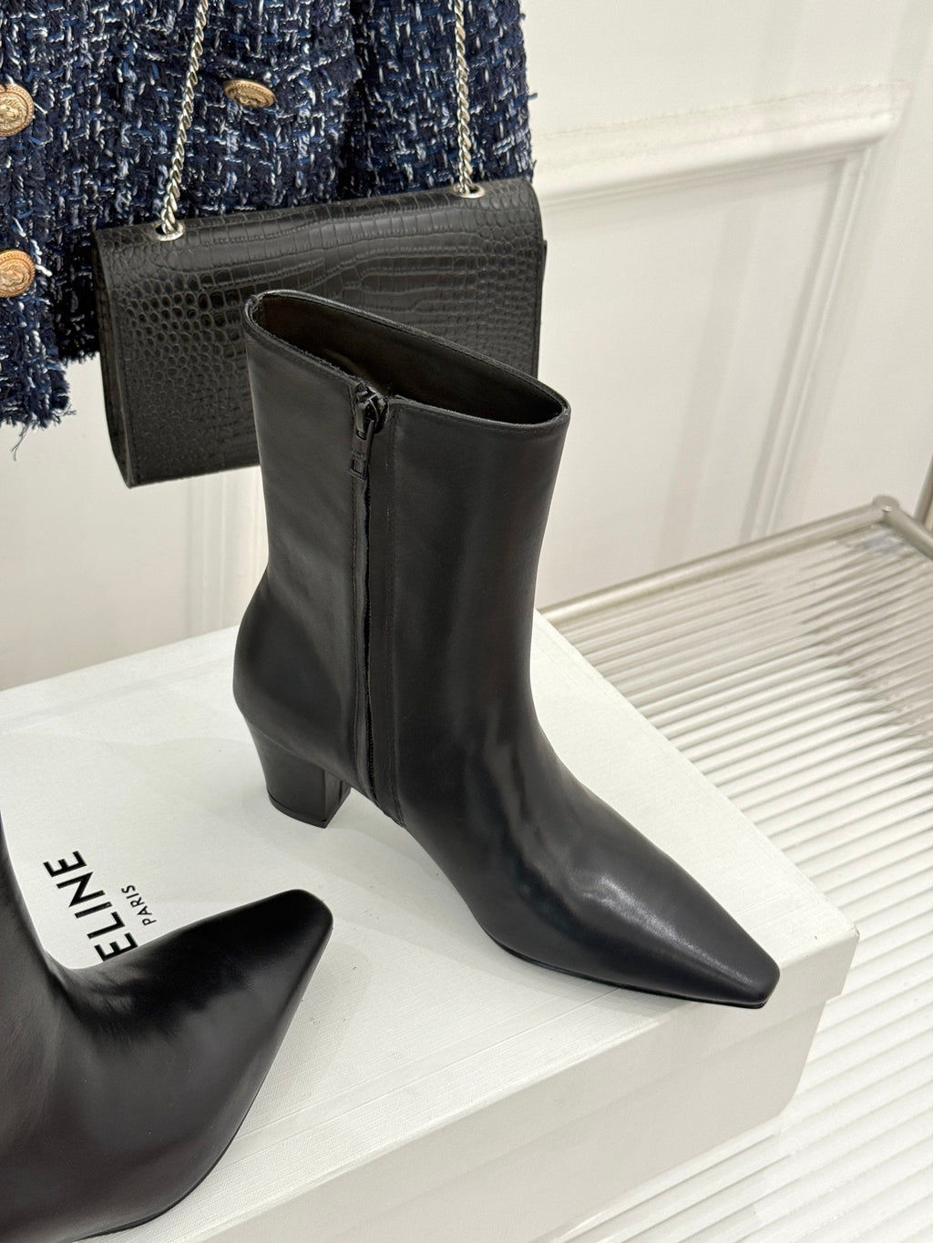 Black Stage Fitted Boot In Lambskin - 5
