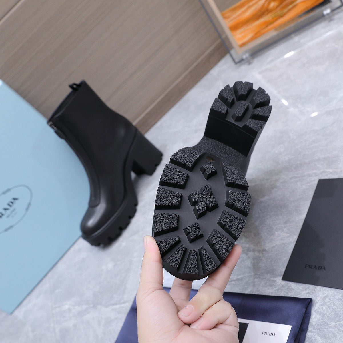 Black Stride Leather Ankle Boots With Zipper - 11