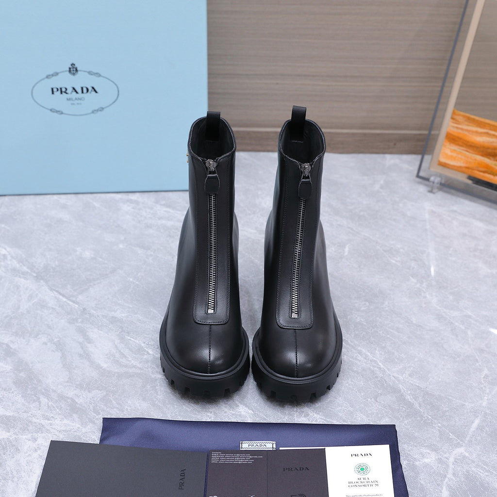 Black Stride Leather Ankle Boots With Zipper - 2