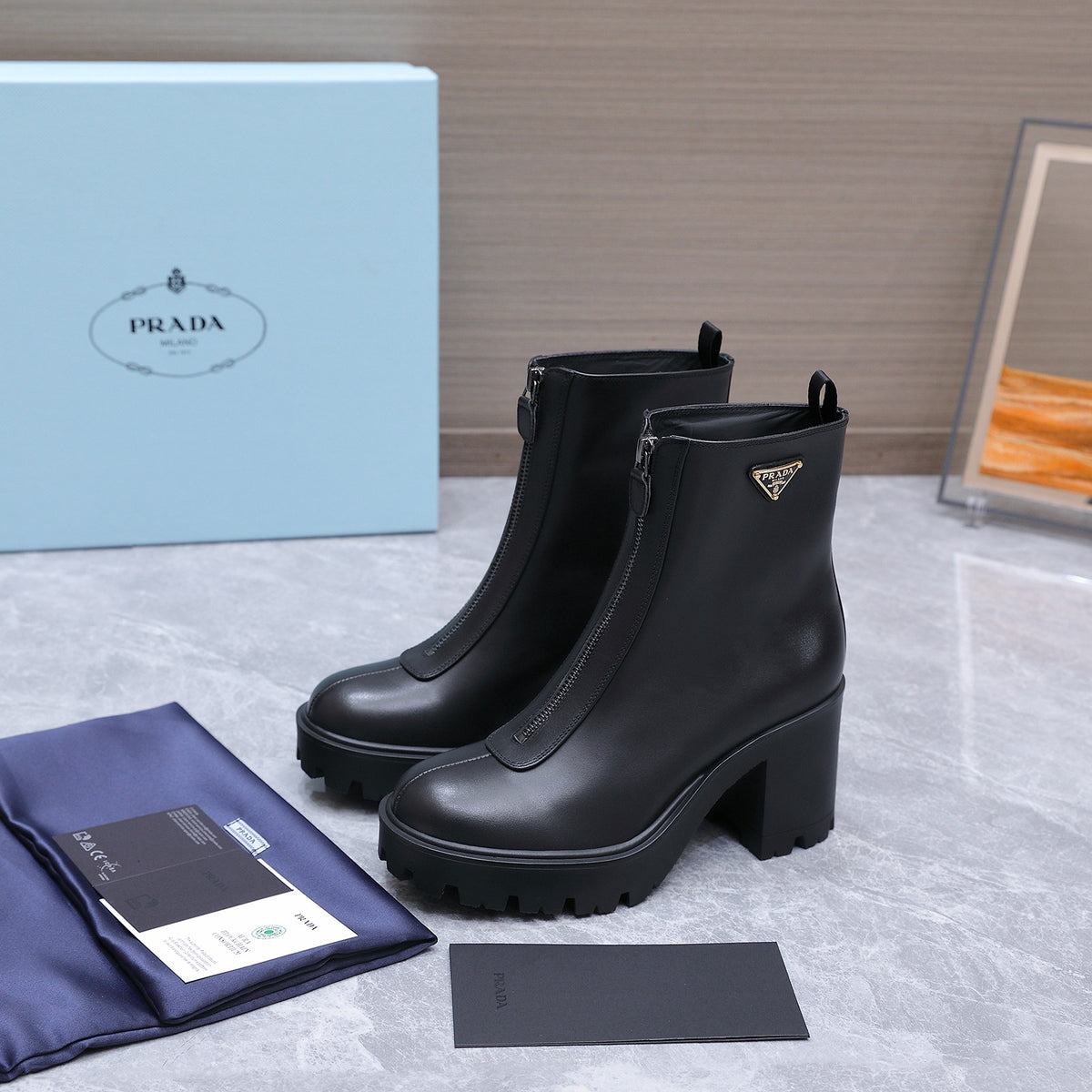 Black Stride Leather Ankle Boots With Zipper - 3