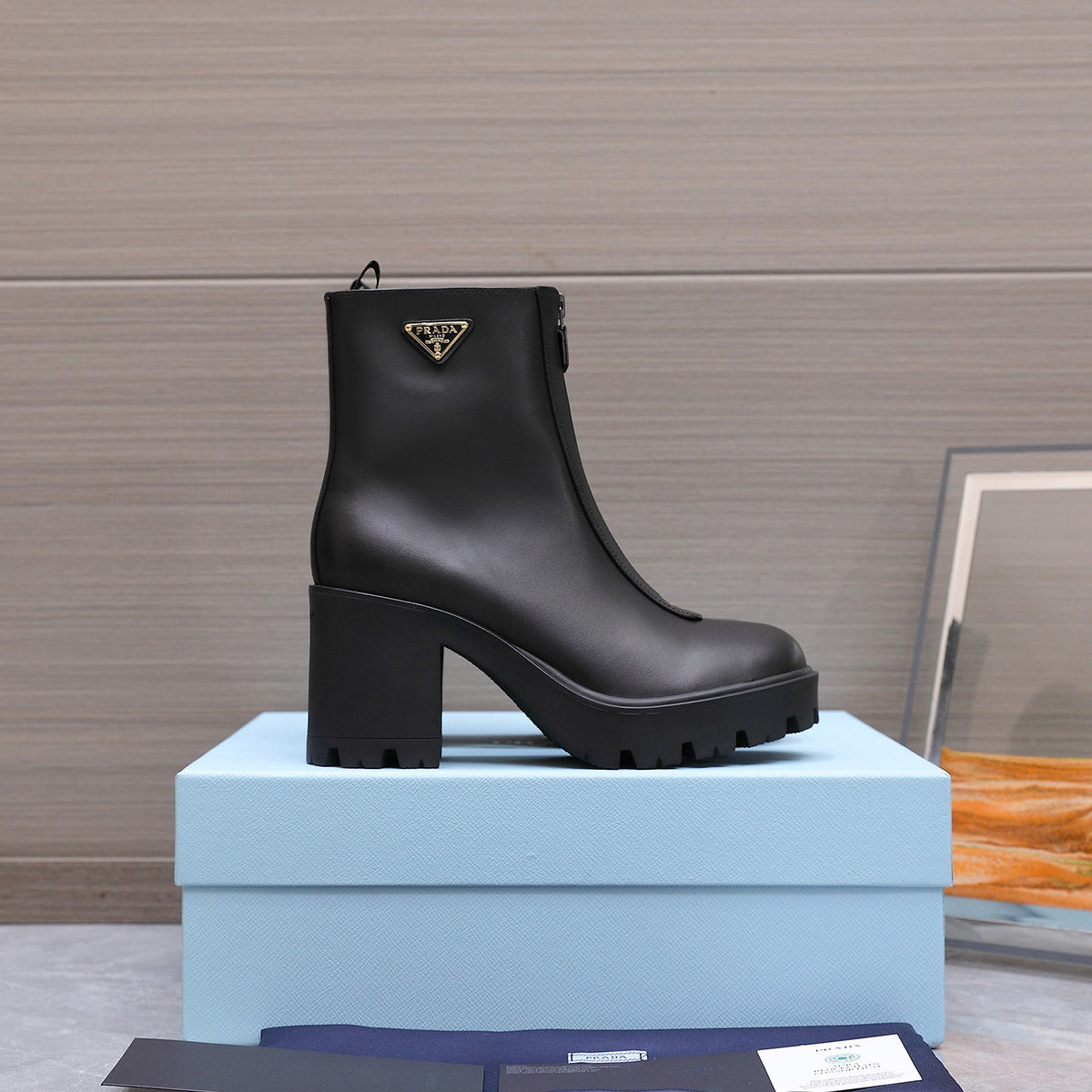 Black Stride Leather Ankle Boots With Zipper - 6