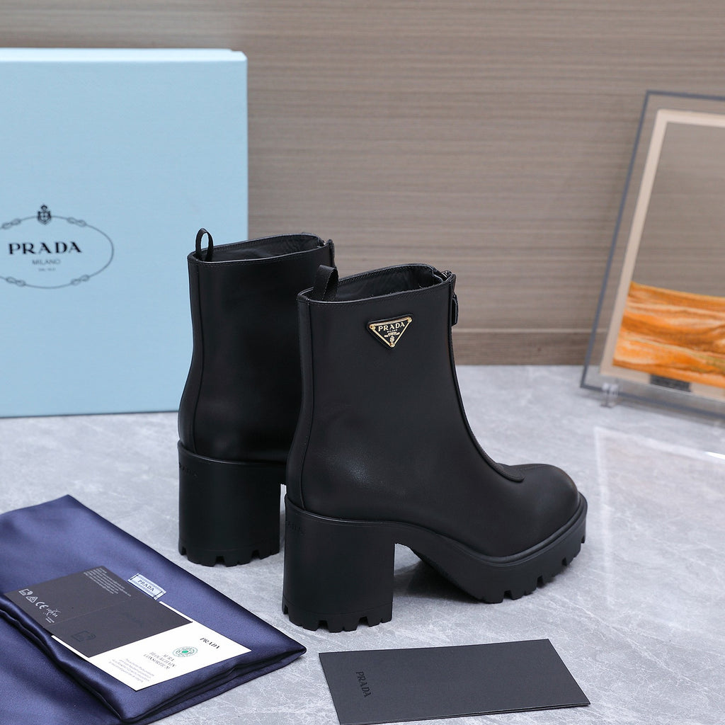 Black Stride Leather Ankle Boots With Zipper - 8