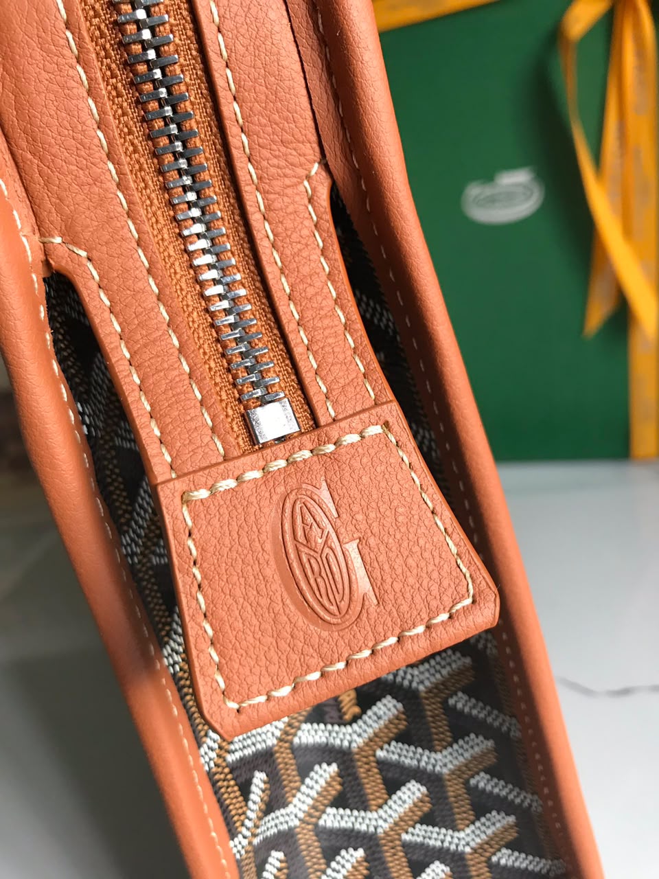 Black & Tan Jouvence GM Toiletry Bag