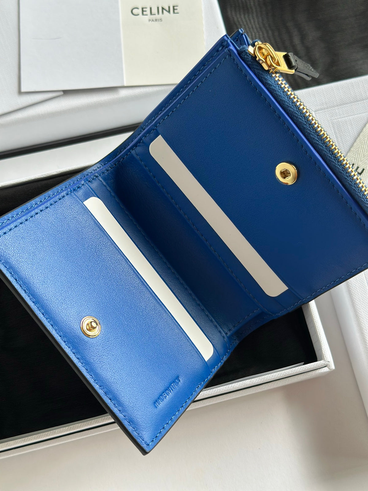 Black / Ultra Blue Compact Wallet Triomphe Stamp