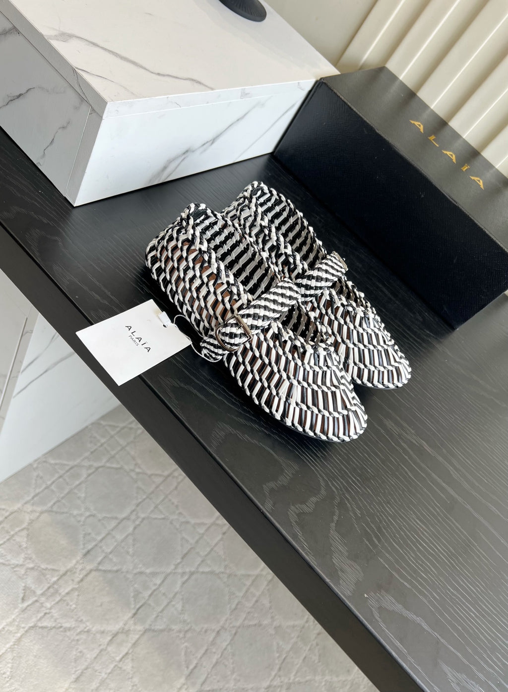 Black And White Ballet Flats In Weaved Leather - view 3