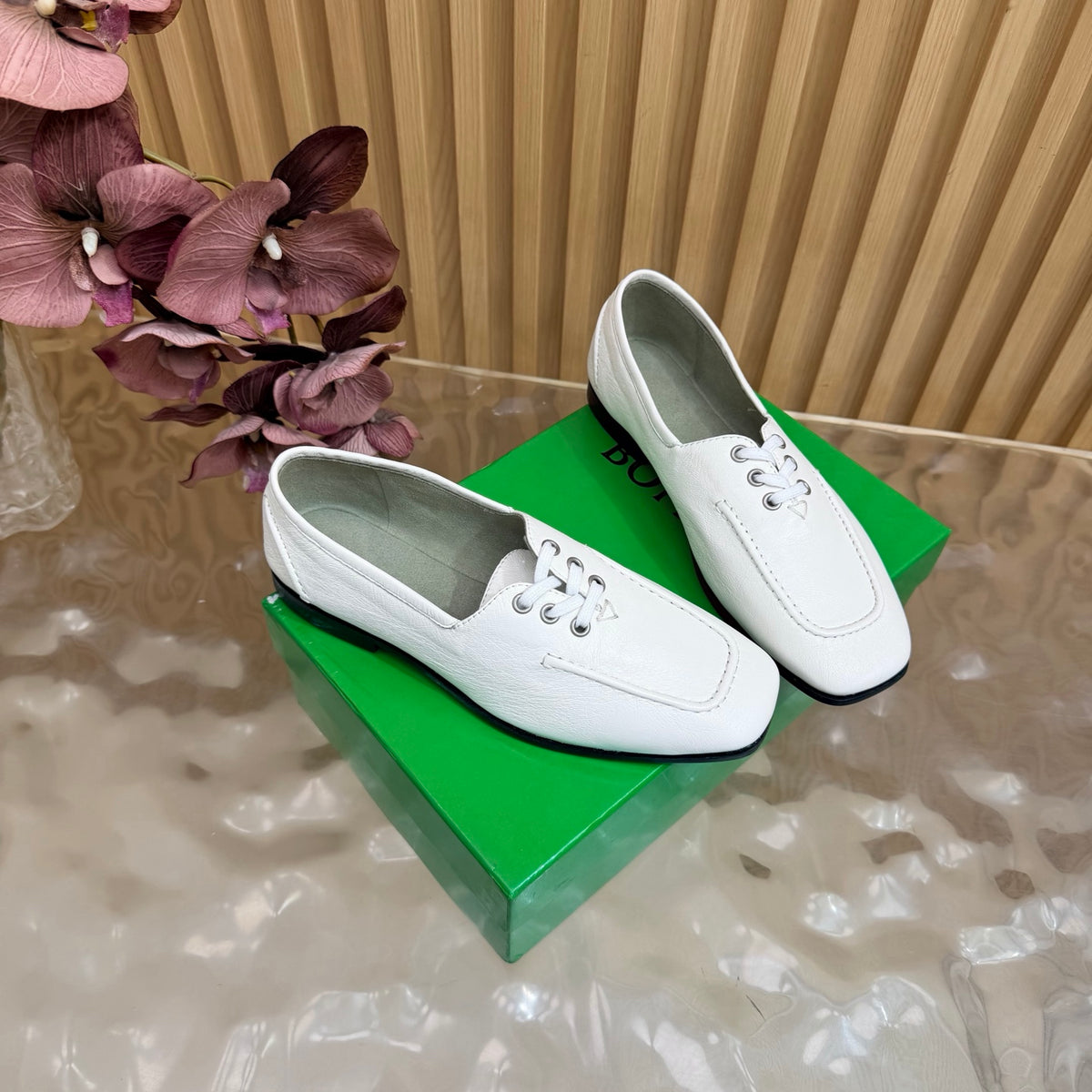 Alabaster Gino Lace-Up Shoe