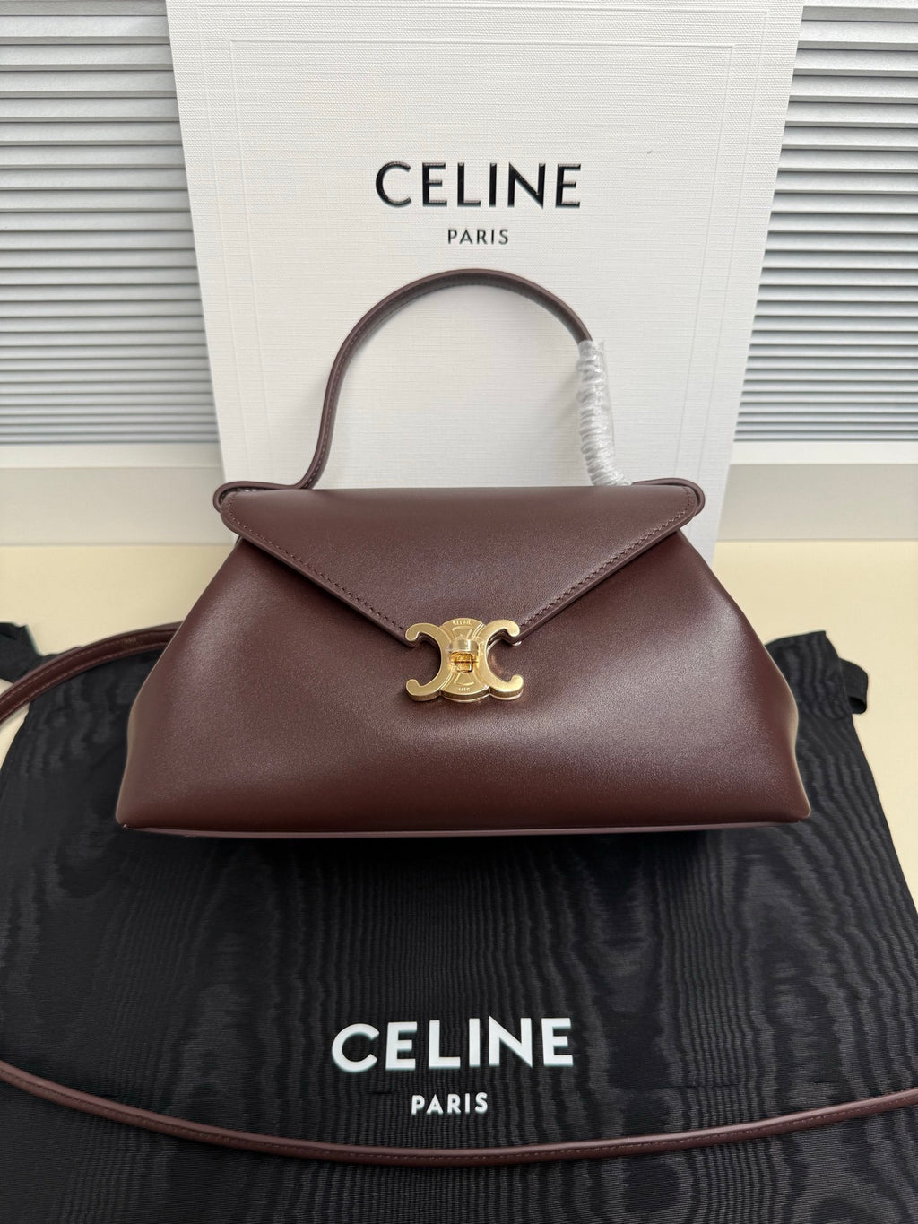 Chestnut Small Flair In Leather - 2