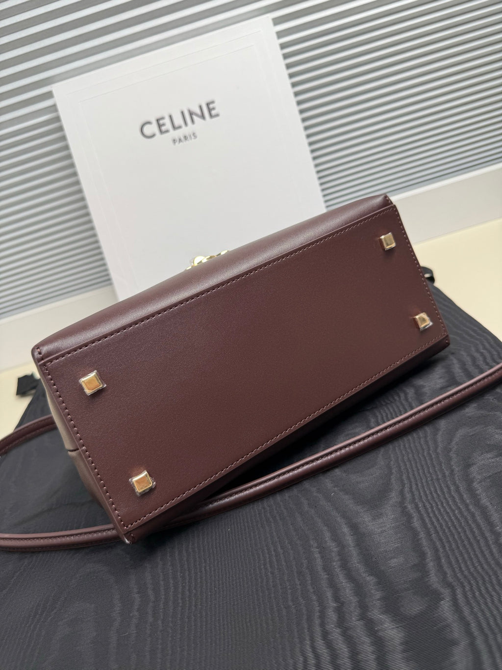 Chestnut Small Flair In Leather - 5