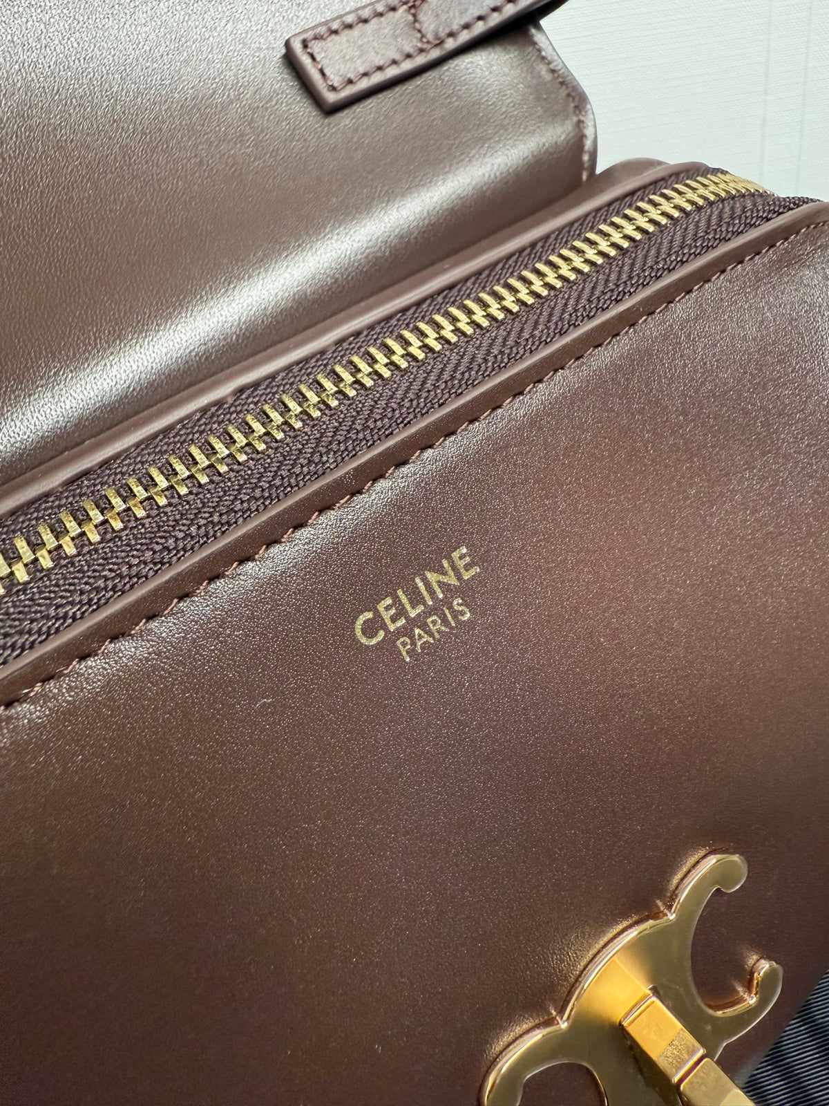 Chestnut Small Flair In Leather - 8