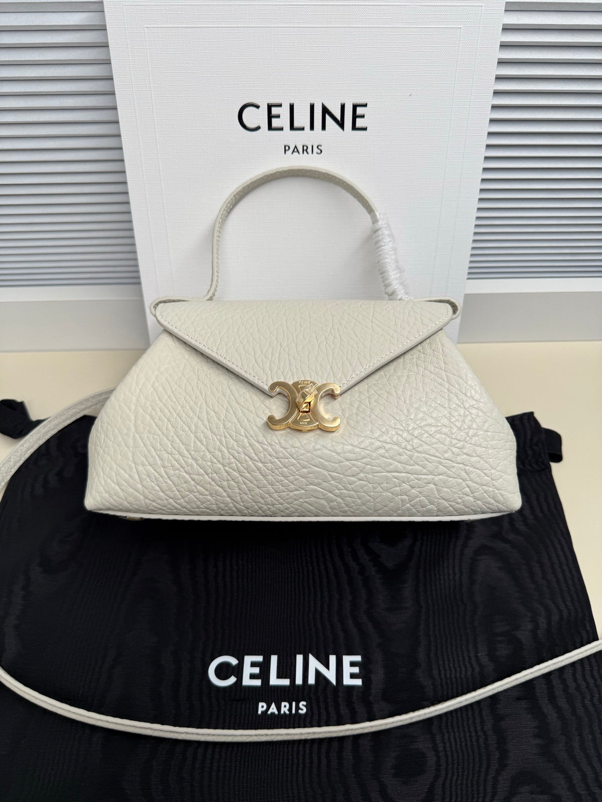 Creamy White Small Flair In Leather - 2