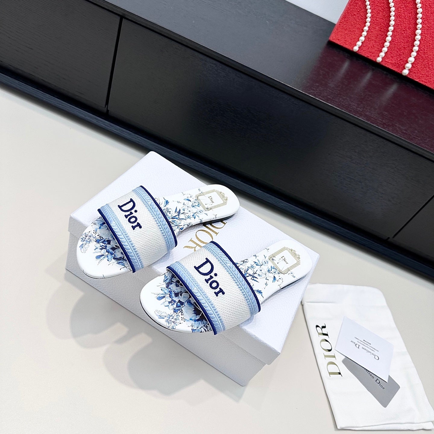 White & Blue Dway Slide