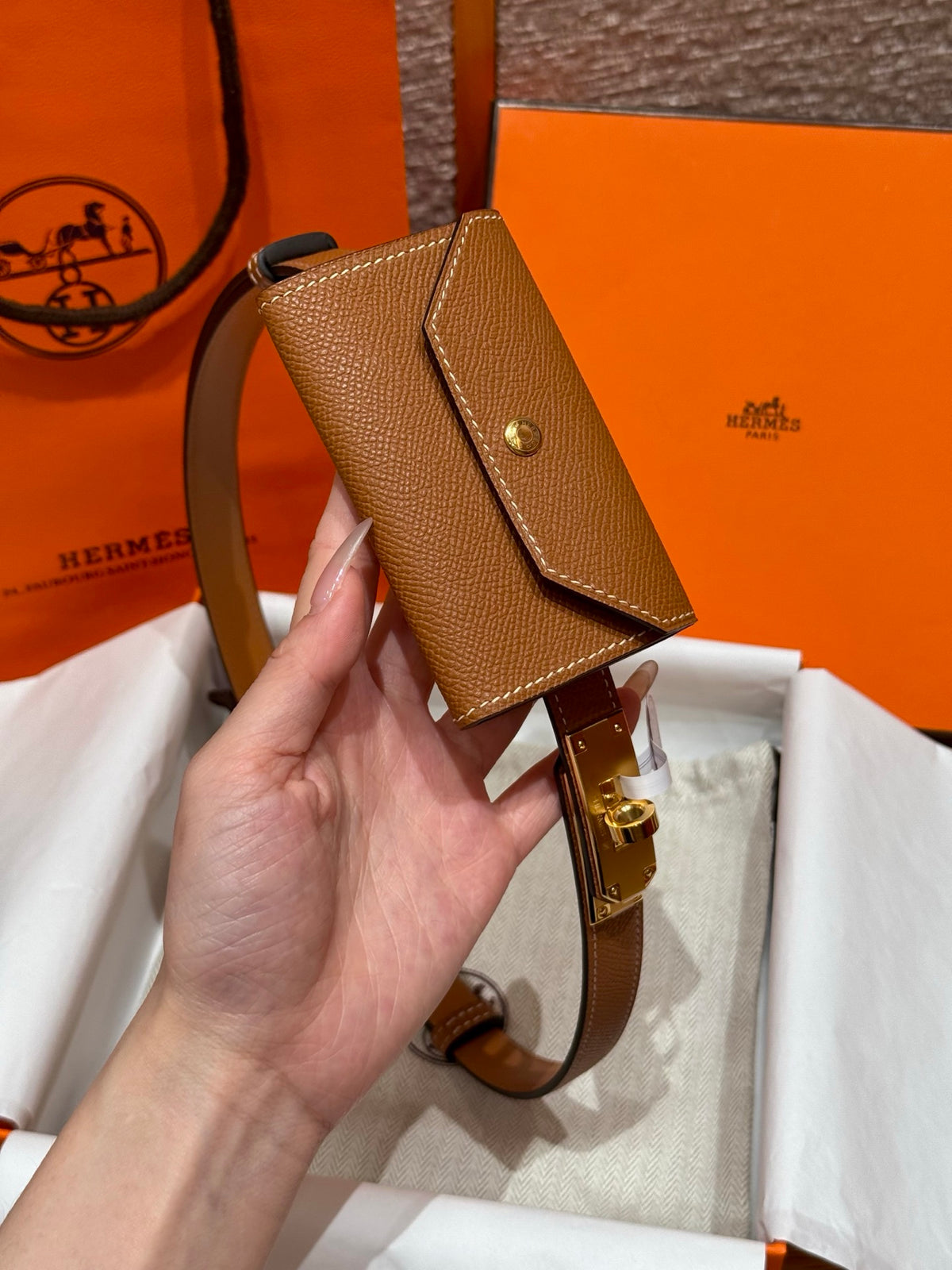 Gold Kelly Pocket 18 Belt With Gold Finish