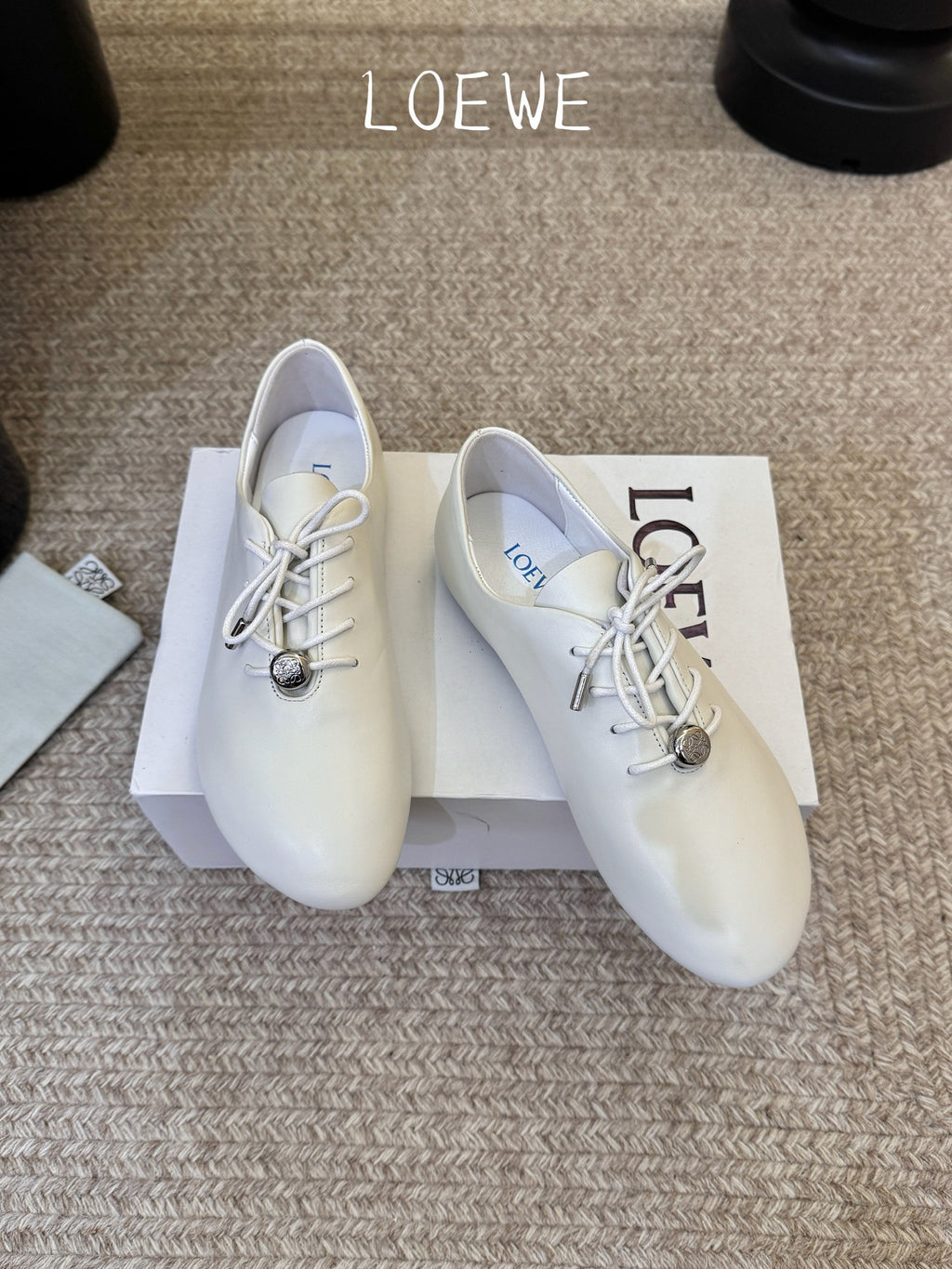 White Pebble Soft Lace-Up In Leather