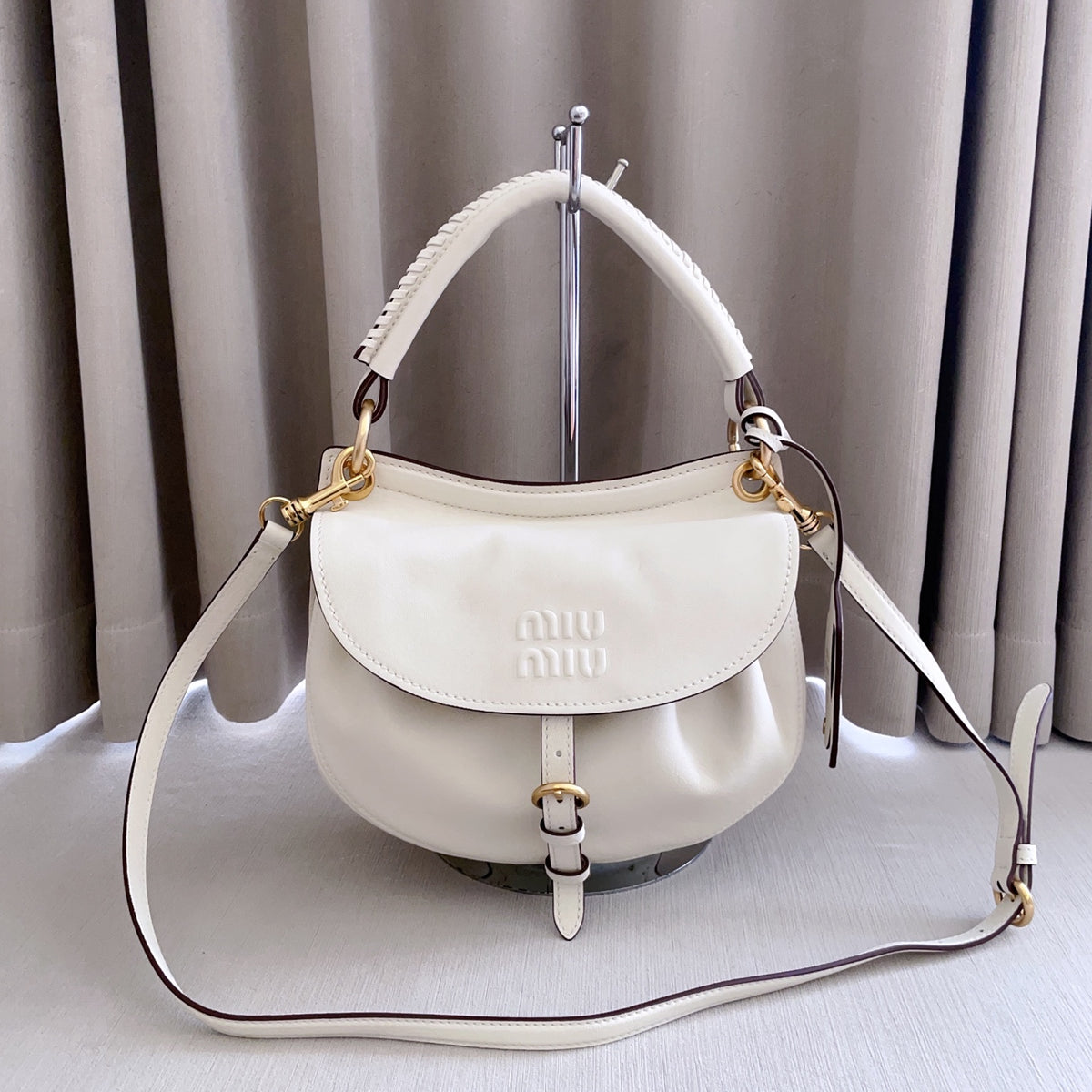 Chalk White Rendez-Vous Leather Bag 3
