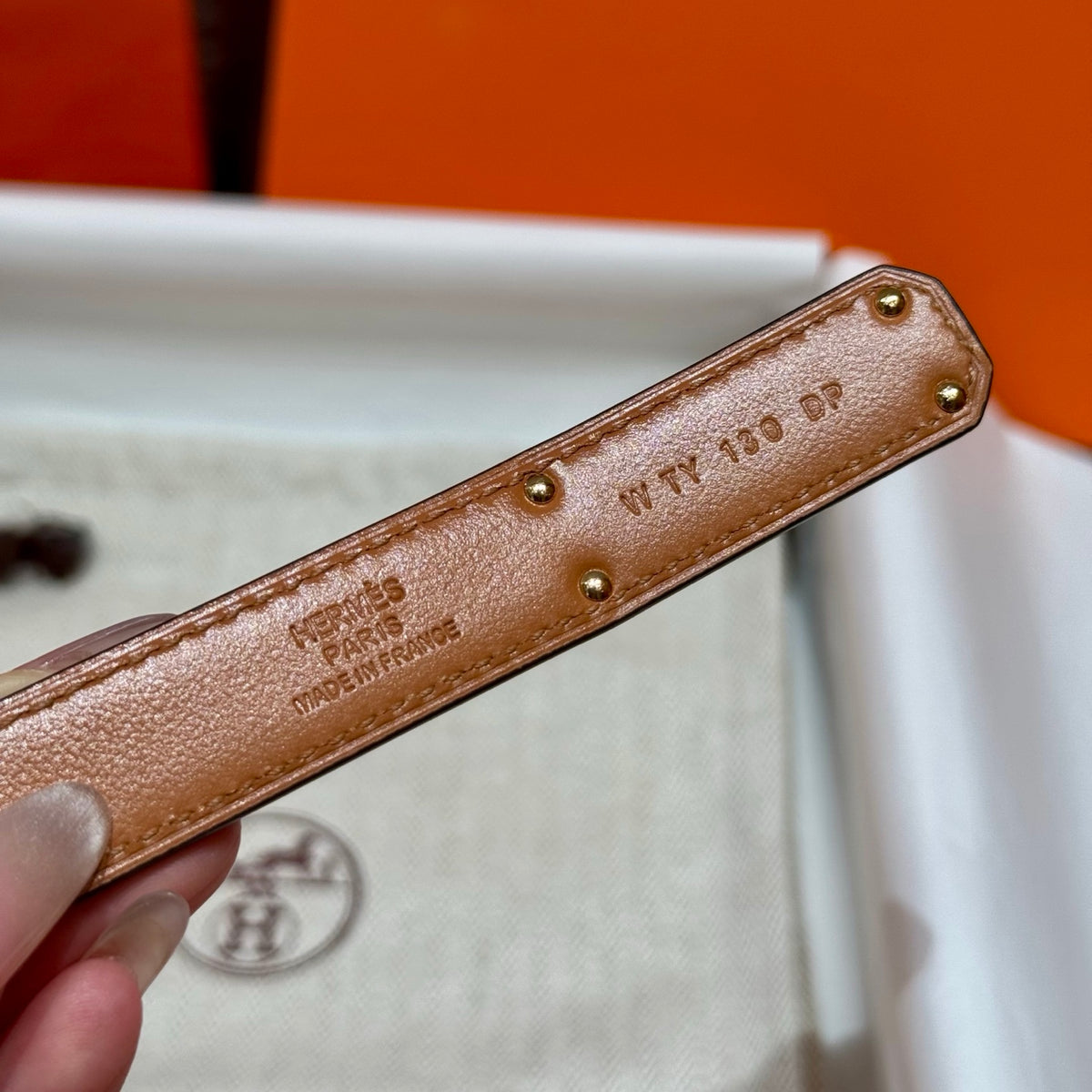 Étoupe Kelly Pocket 18 Belt With Gold Finish