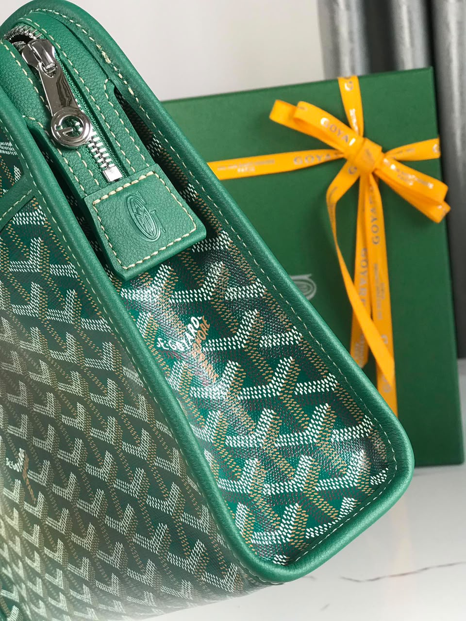 Green Jouvence GM Toiletry Bag