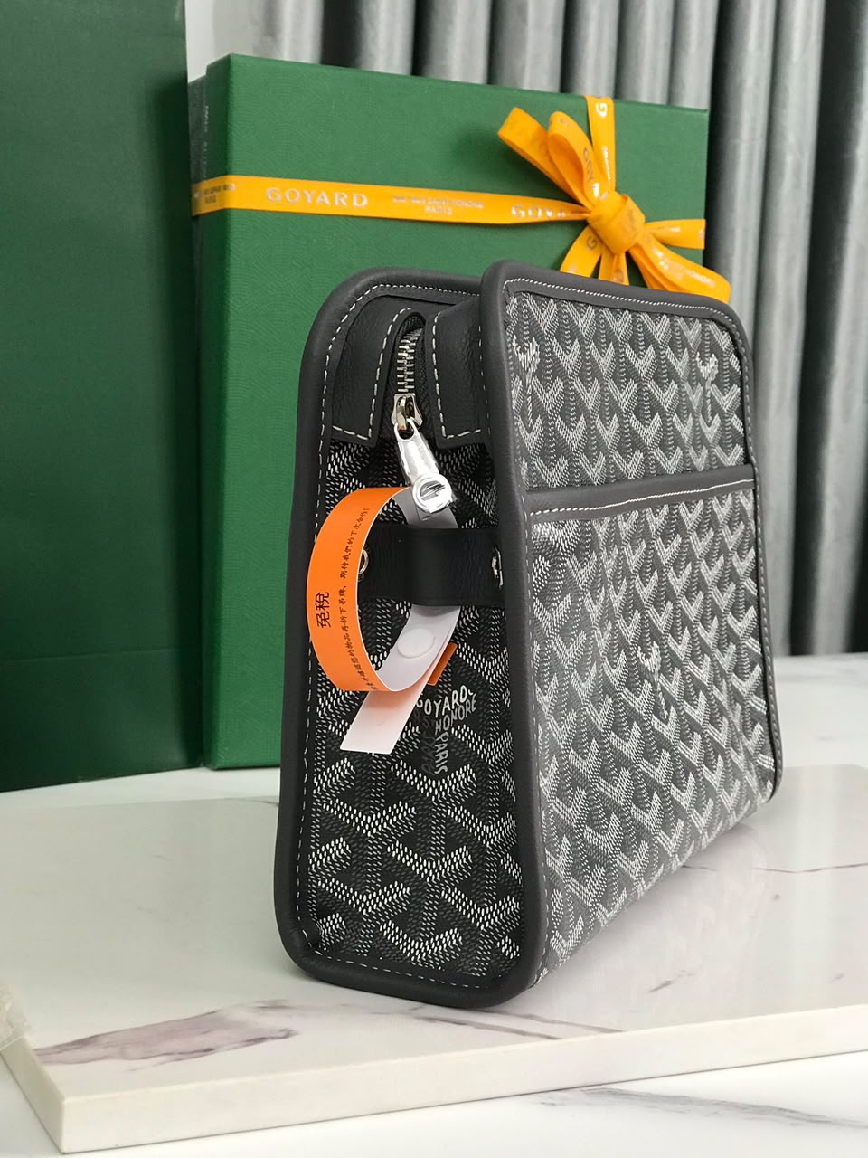 Grey Jouvence MM Toiletry Bag