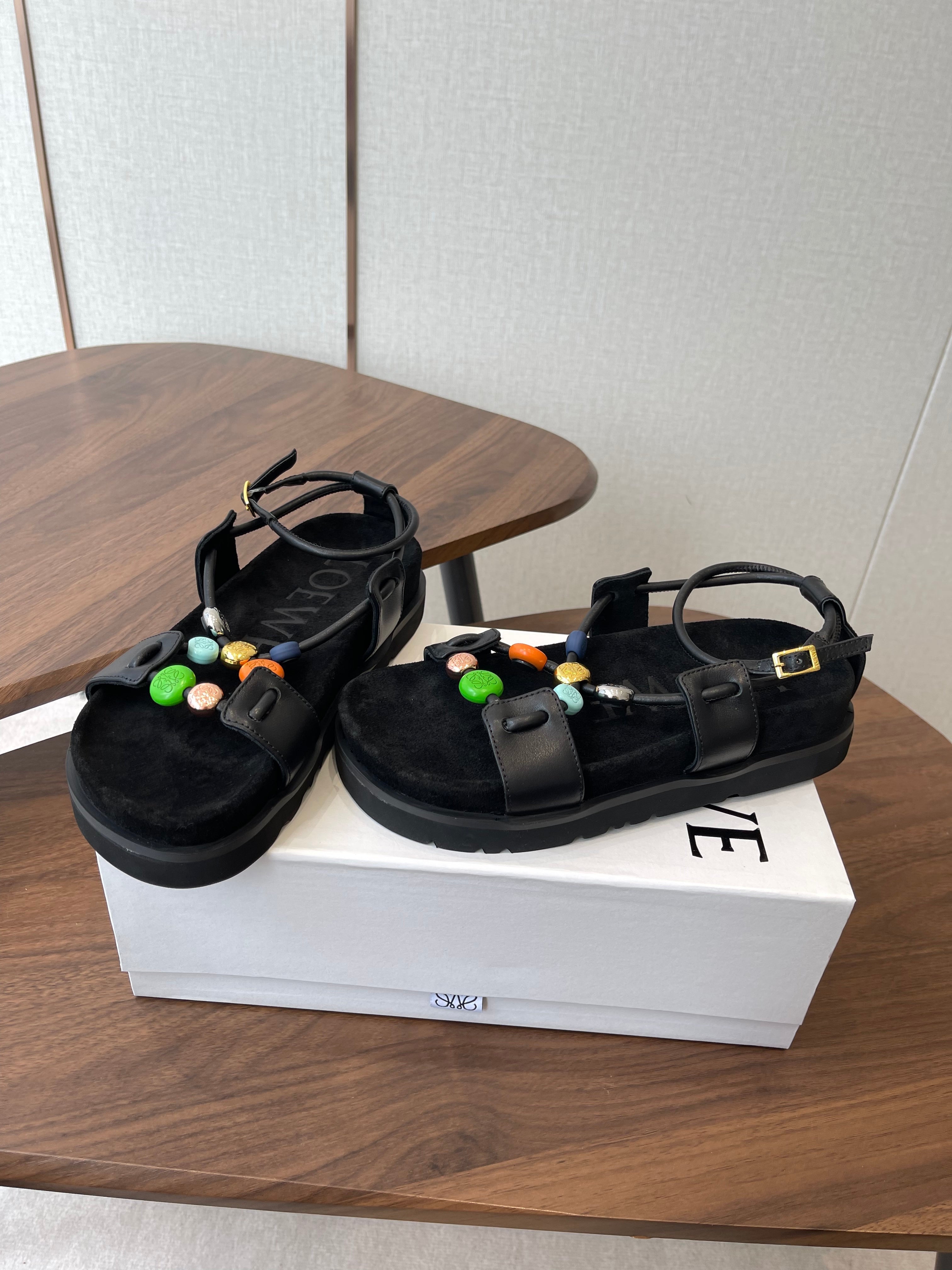 Black Pebble Beads Fussbett Sandal