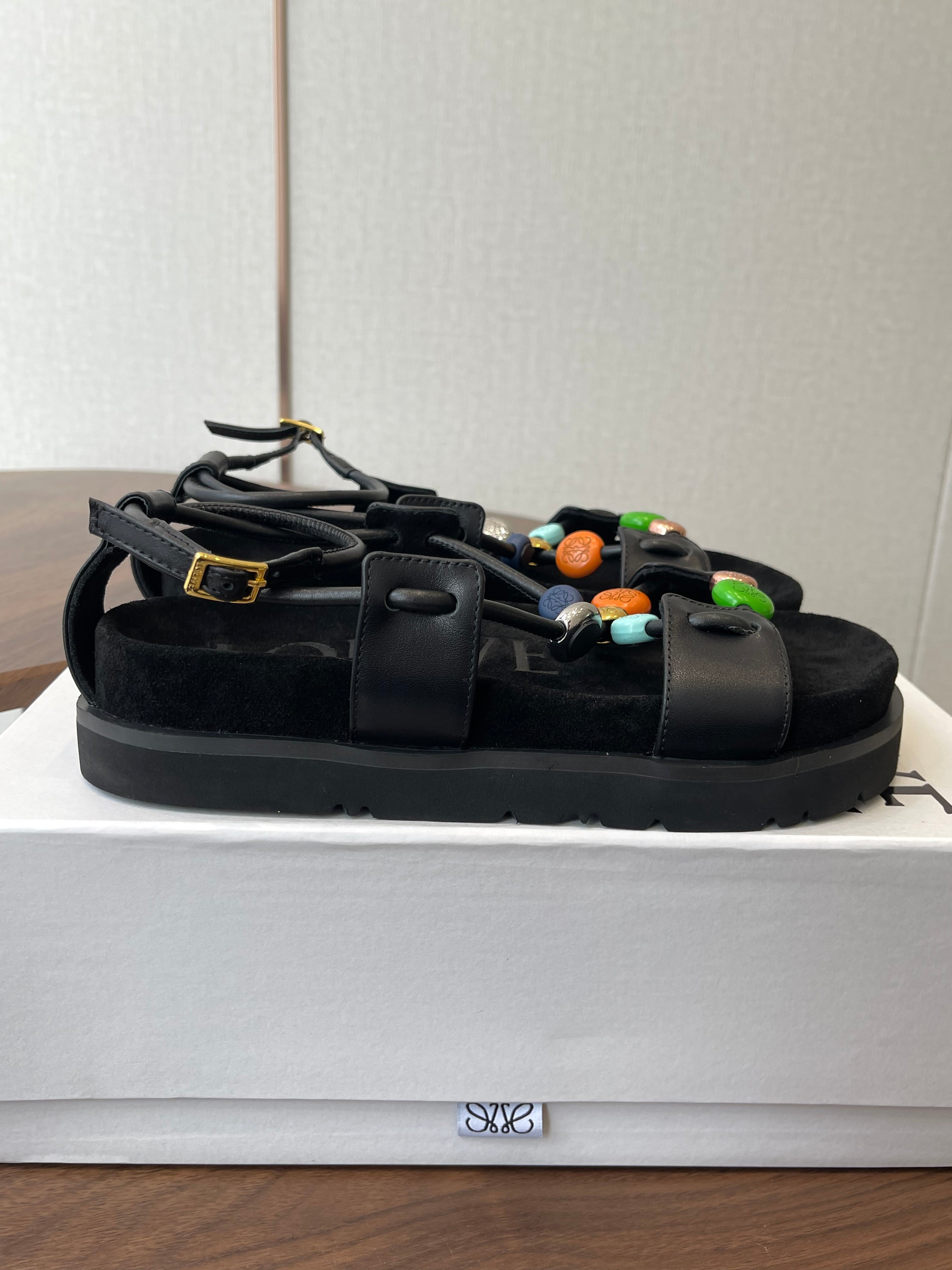 Black Pebble Beads Fussbett Sandal