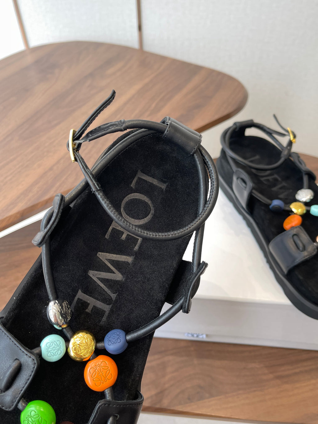 Black Pebble Beads Fussbett Sandal