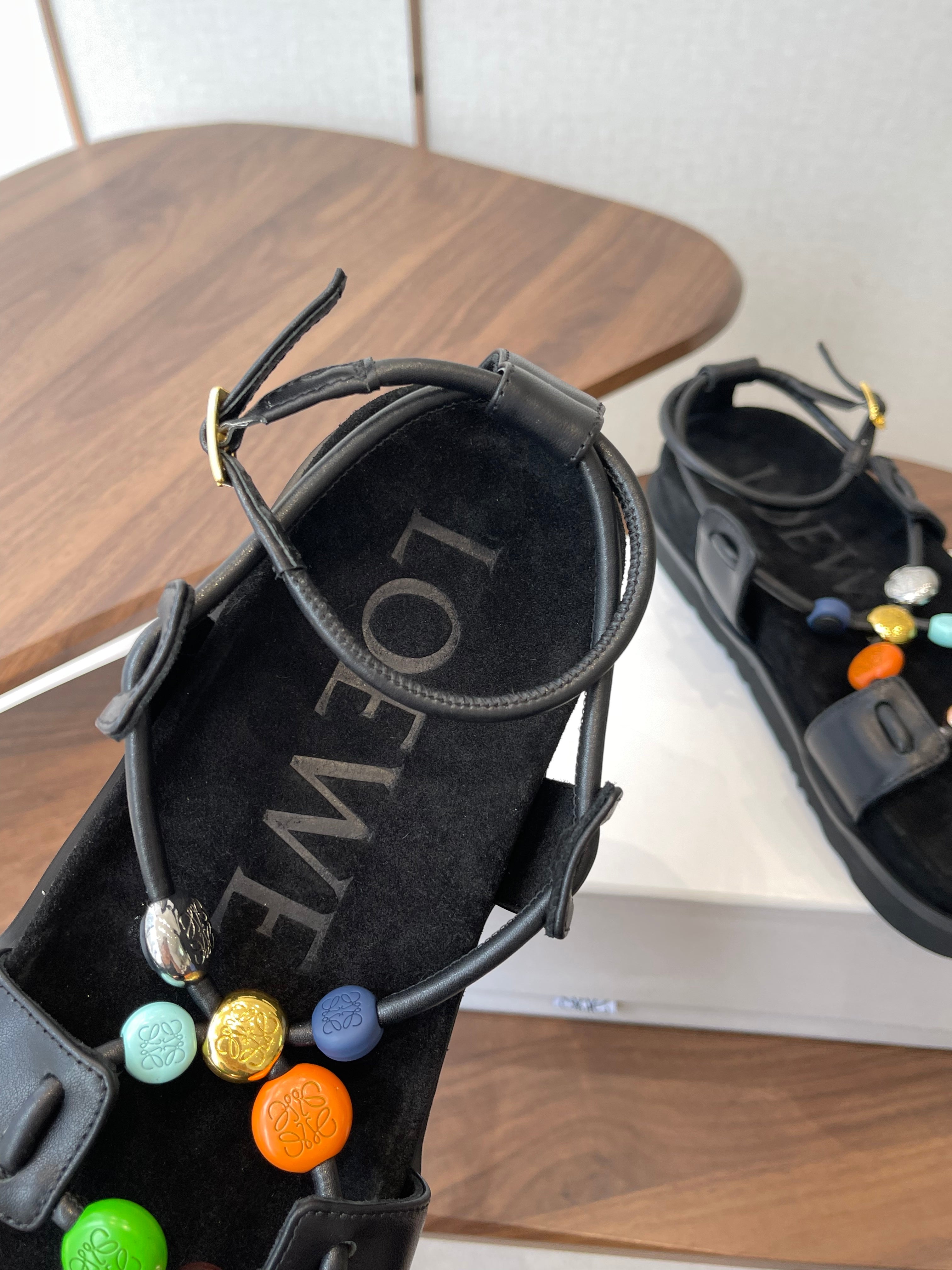 Black Pebble Beads Fussbett Sandal
