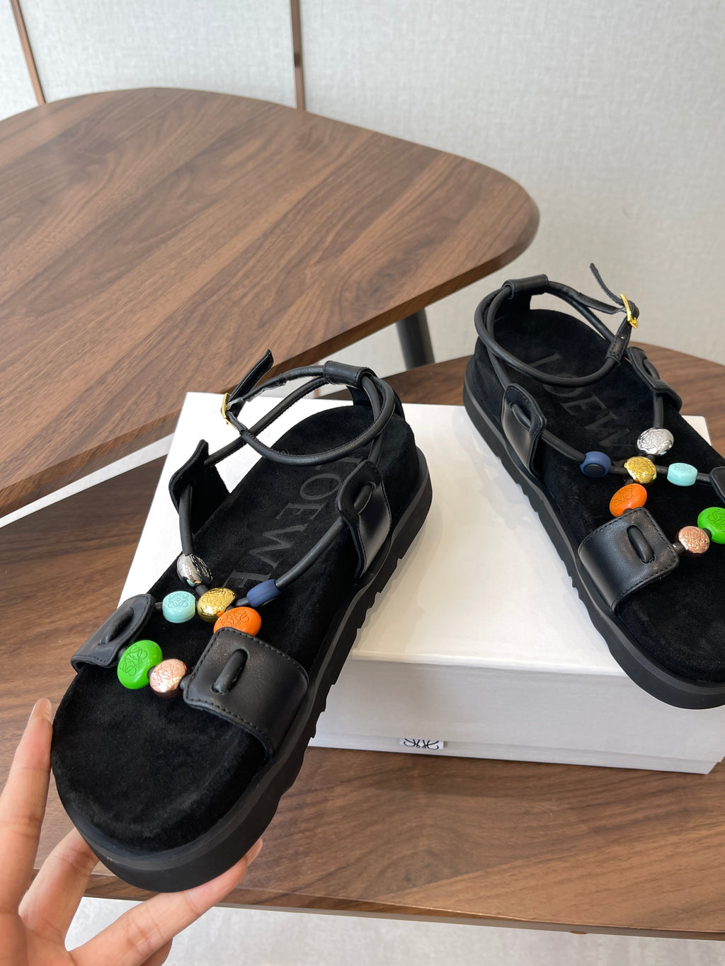 Black Pebble Beads Fussbett Sandal