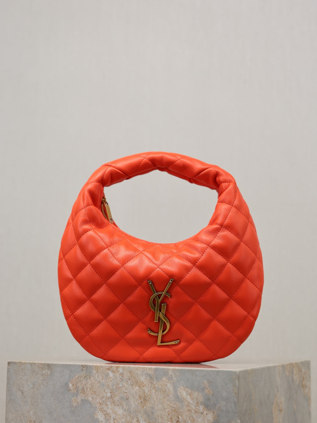 Celosia Icarino In Quilted Leather