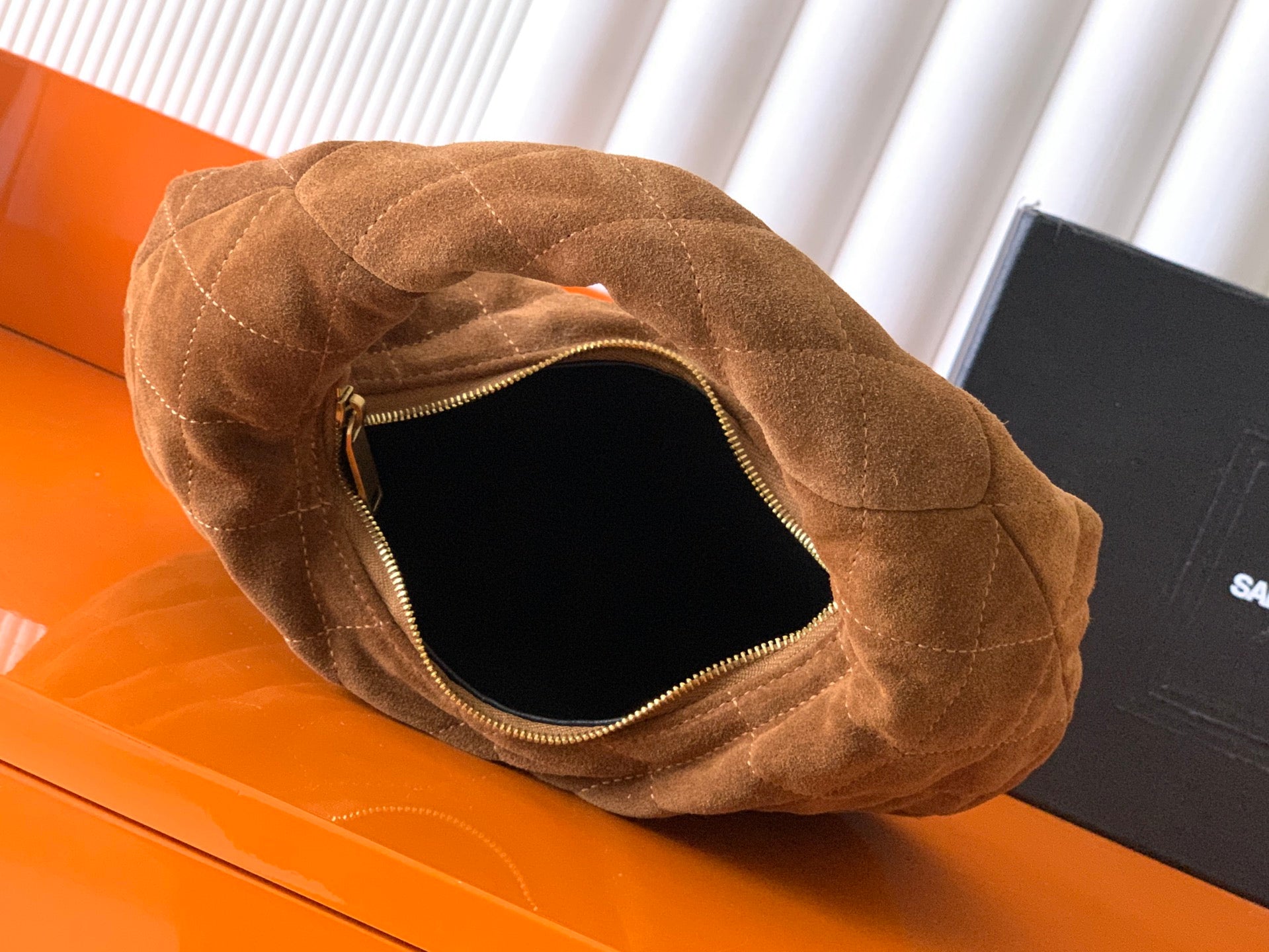 Caramel Cognac Icarino In Quilted Suede