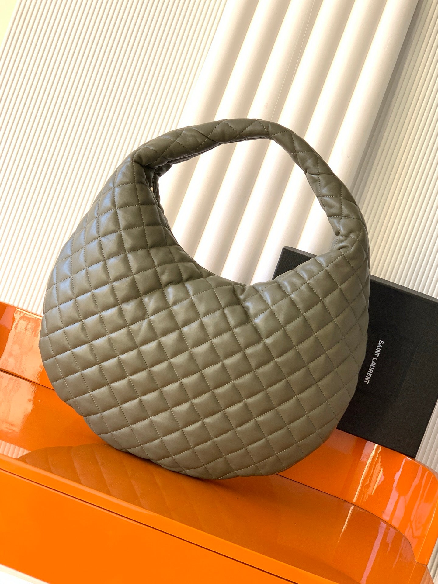 Light Musk Icare Hobo In Quilted Leather