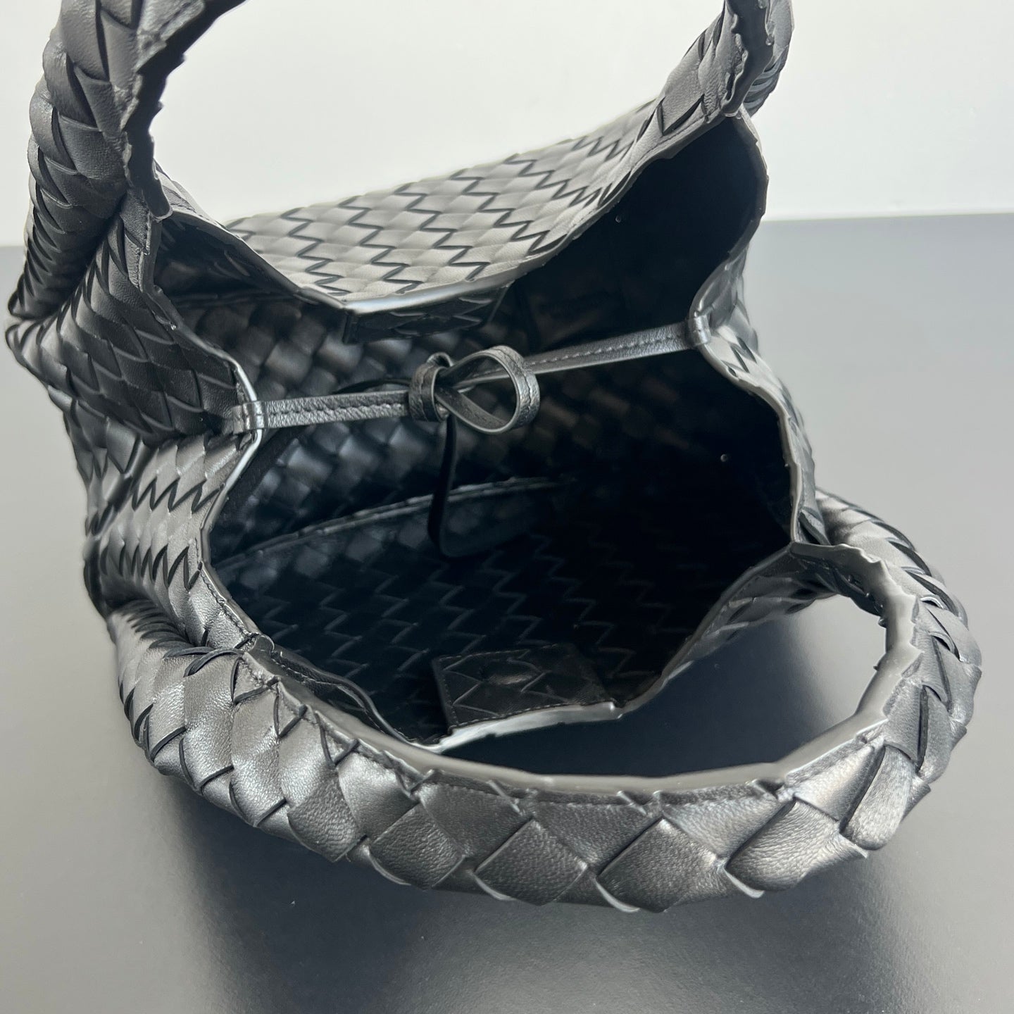 Black Small Campana