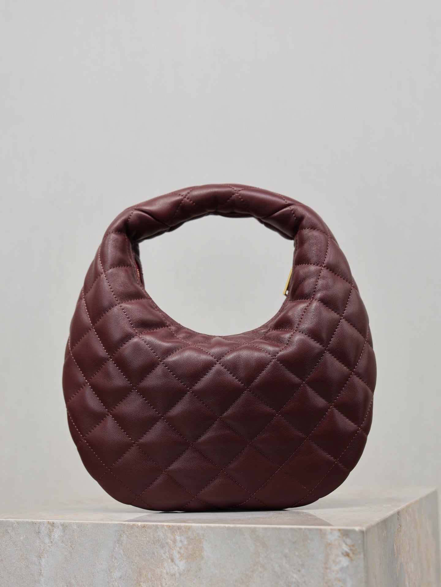 Rouge Cabernet Icarino In Quilted Leather
