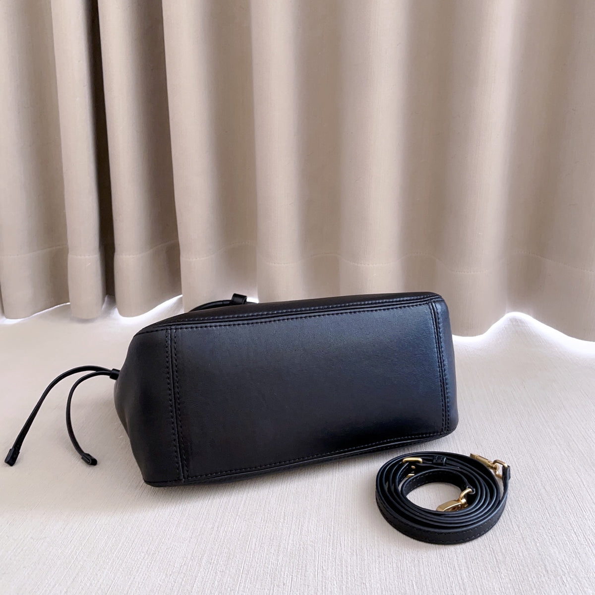 Black Ivy Leather Tote Bag - 5